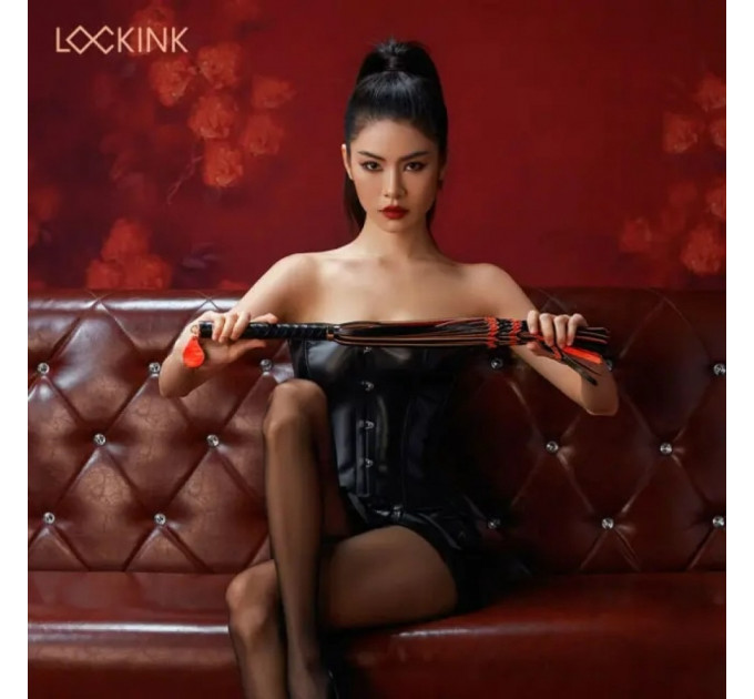 Флоггер с узелками на хвостах и текстурированной ручкой Lockink, кожаный, черно-красный, 58 см