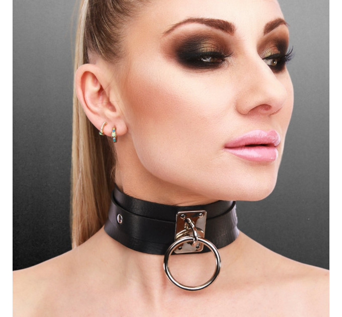 Ошейник широкий черный Kinky Diva Collar Me с серебристым кольцом