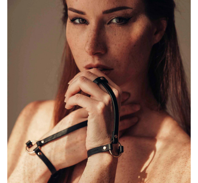 Браслети на зап'ястя та палець MAZE Bijoux Indiscrets чорні, OS