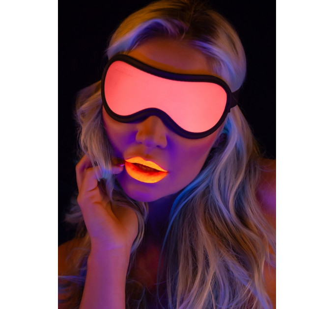 Маска на глаза, светящаяся в темноте Taboom Blindfold розово-черная