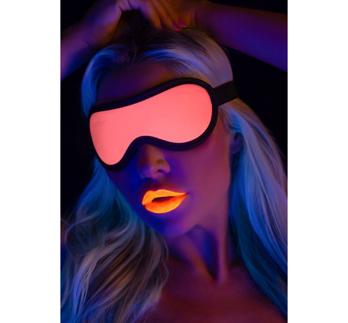 Маска на глаза, светящаяся в темноте Taboom Blindfold розово-черная