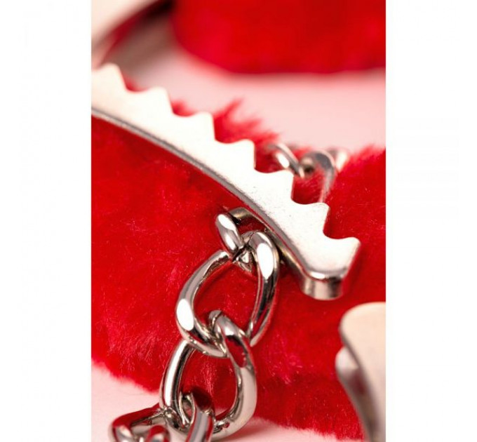 Поножи DS Fetish Metal Ankle Cuffs, красный