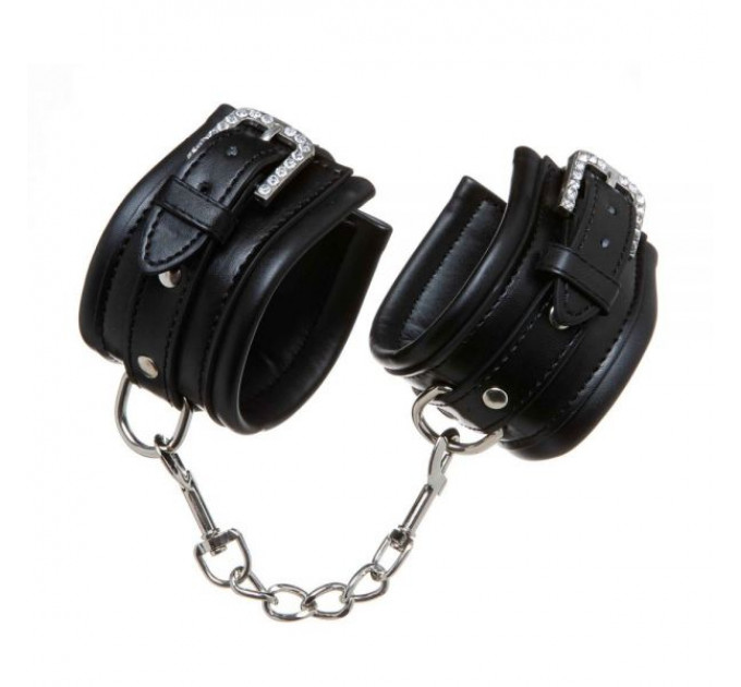 Наручники с уплотнителем Luxury Fetish Rivet and Style BLACK