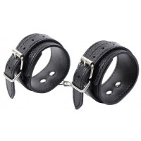 Наручники из экокожи DS Fetish Wrist Restraints черные с серебристой фурнитурой