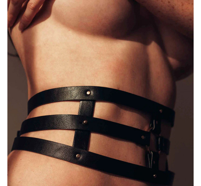Широкий пояс с наручниками MAZE Bijoux Indiscrets, из веганской кожи