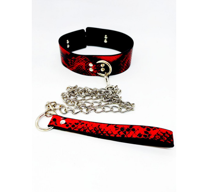 Ошейник с поводком DS Fetish snake skin под кожу змеи красный
