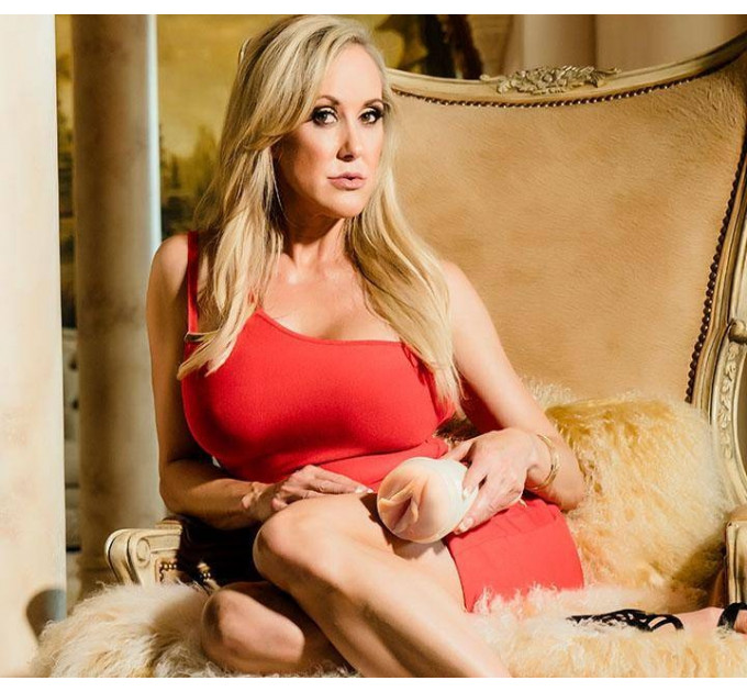 Мастурбатор вагина в колбе, киберкожа FleshLight Brandi Love, бежевый
