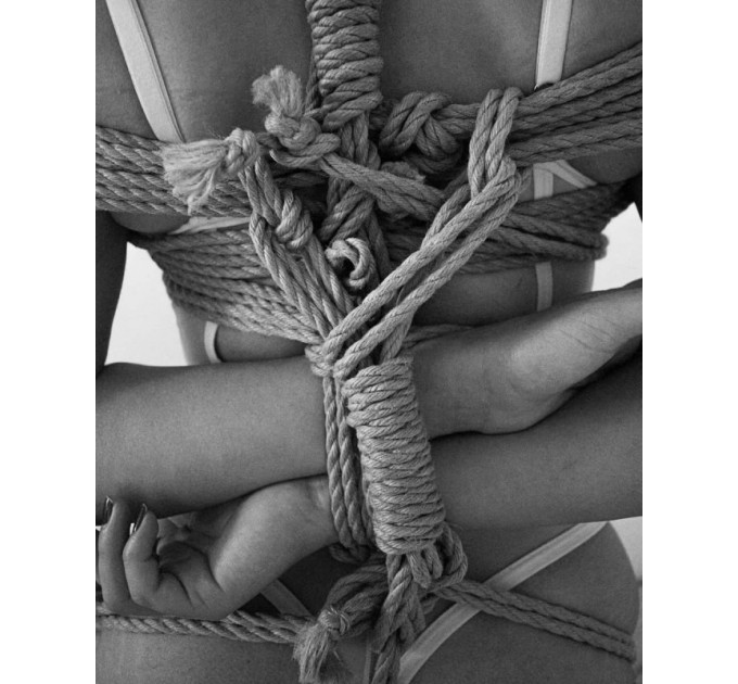 Веревка для бондажа Chisa BEHAVE LUXURY FETISH из хлопка, черная