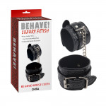 Наручники с тиснением Chisa Behave! Luxury Fetish, черные