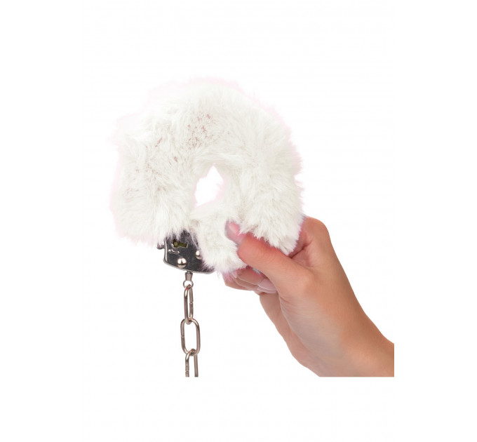 Наручники с мехом, металлические California Exotic Ultra Fluffy Furry Cuffs, белый