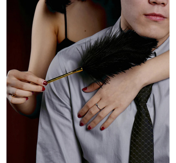 Перо на позолоченной ручке Premium Feather Tickler UPKO