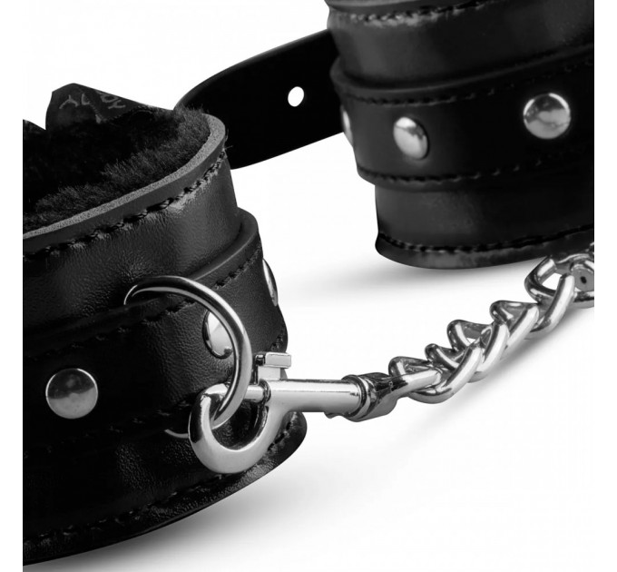 Поножи с мехом внутри DS Fetish Whipped с цепочкой, черные