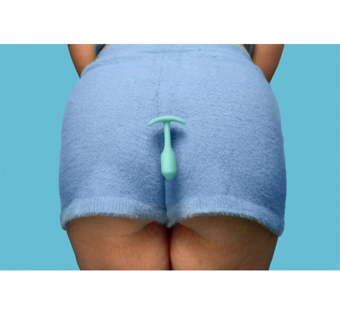 Бесшовная силиконовая анальная пробка с утяжелением B-Vibe - Snug Plug 1 зеленая